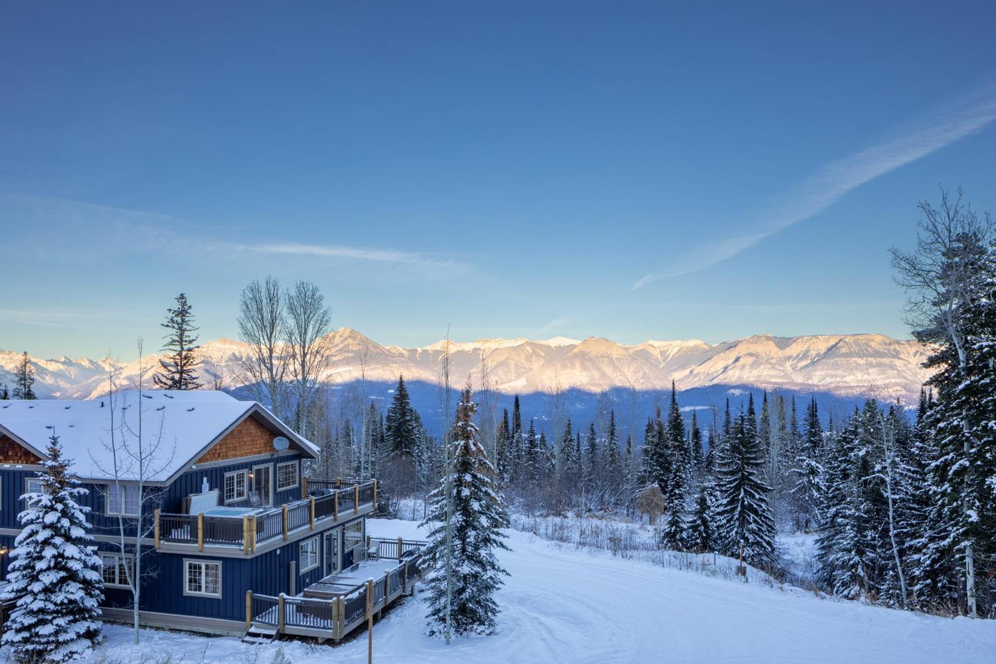 Lush Mountain Accommodations Golden Eksteriør bilde