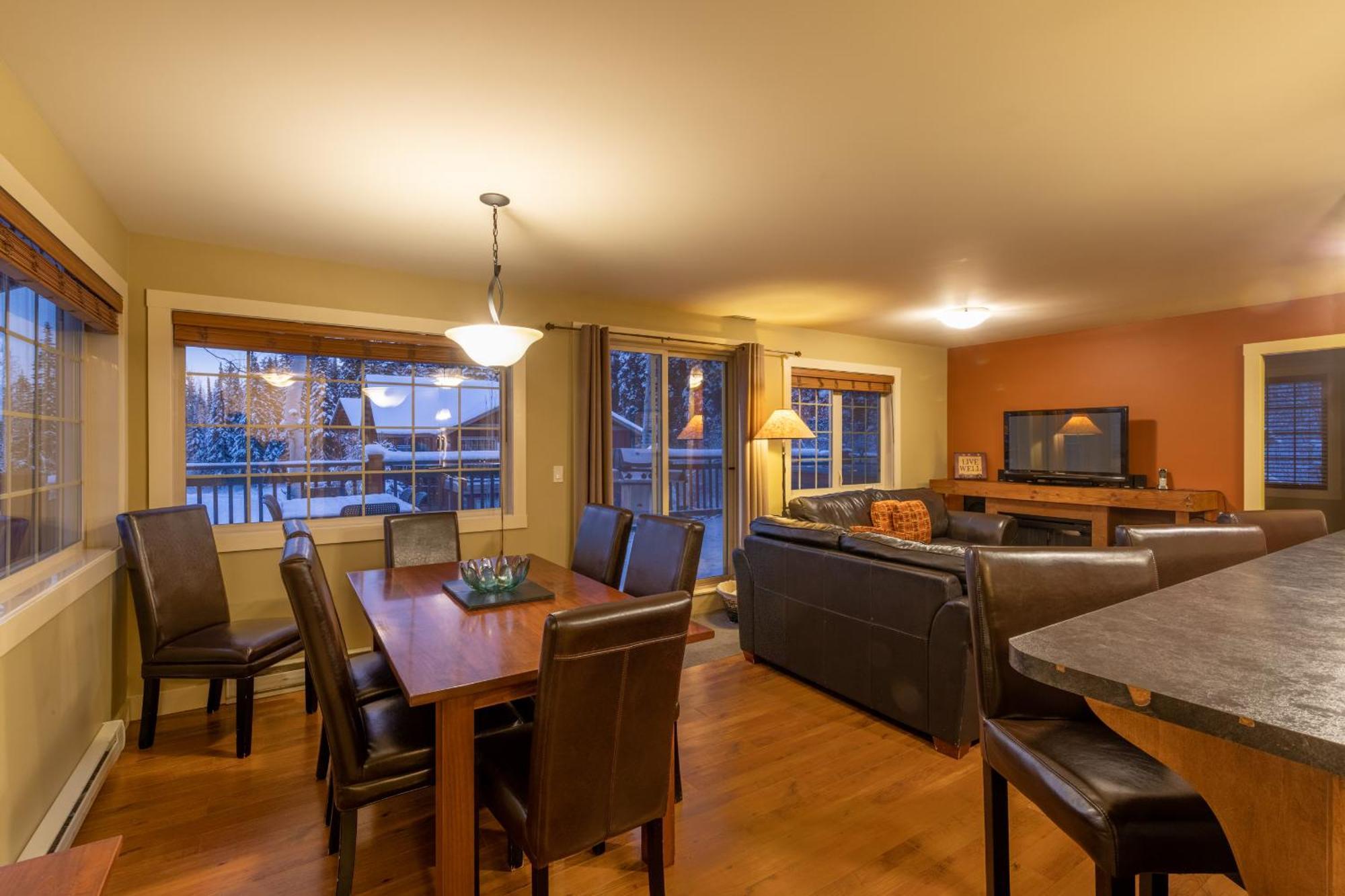 Lush Mountain Accommodations Golden Rom bilde