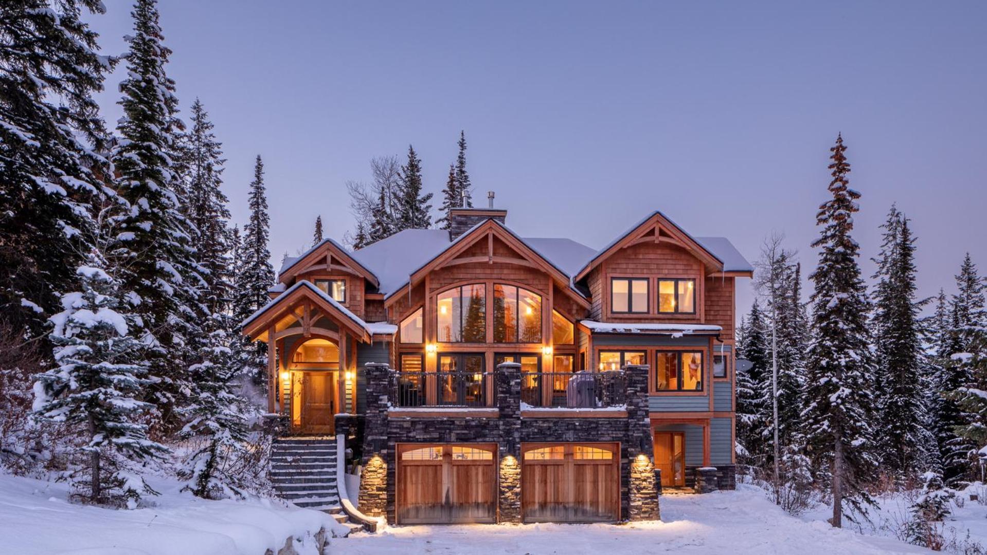 Lush Mountain Accommodations Golden Eksteriør bilde