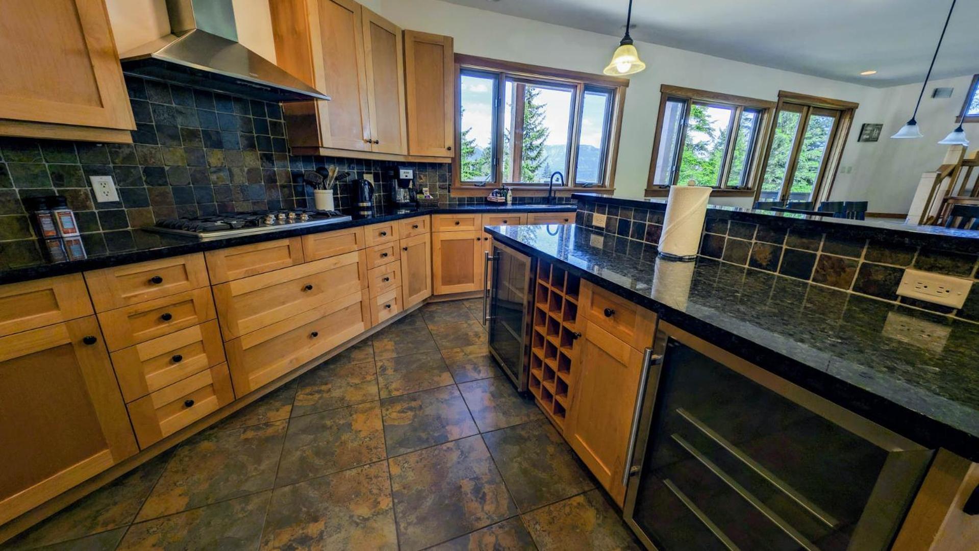 Lush Mountain Accommodations Golden Rom bilde