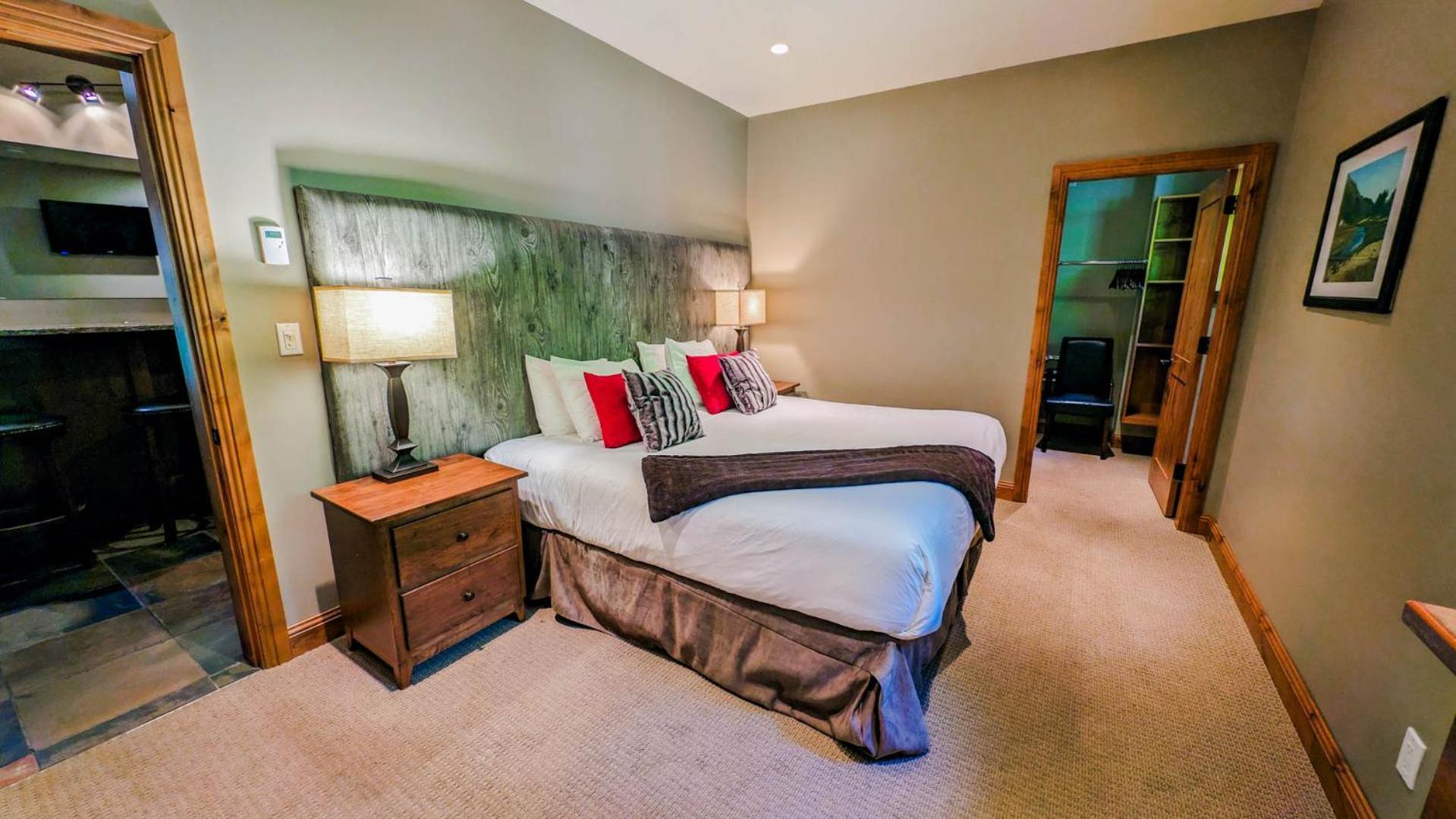 Lush Mountain Accommodations Golden Rom bilde