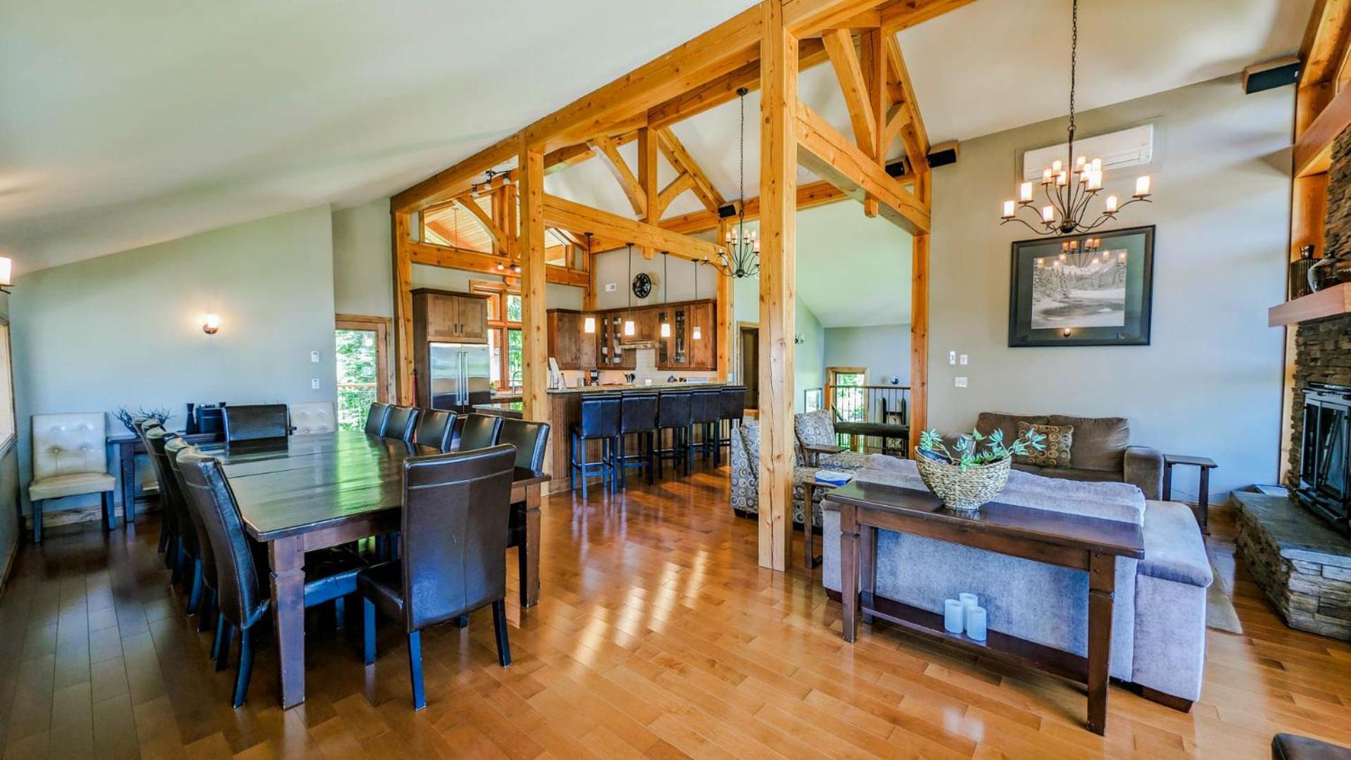 Lush Mountain Accommodations Golden Rom bilde