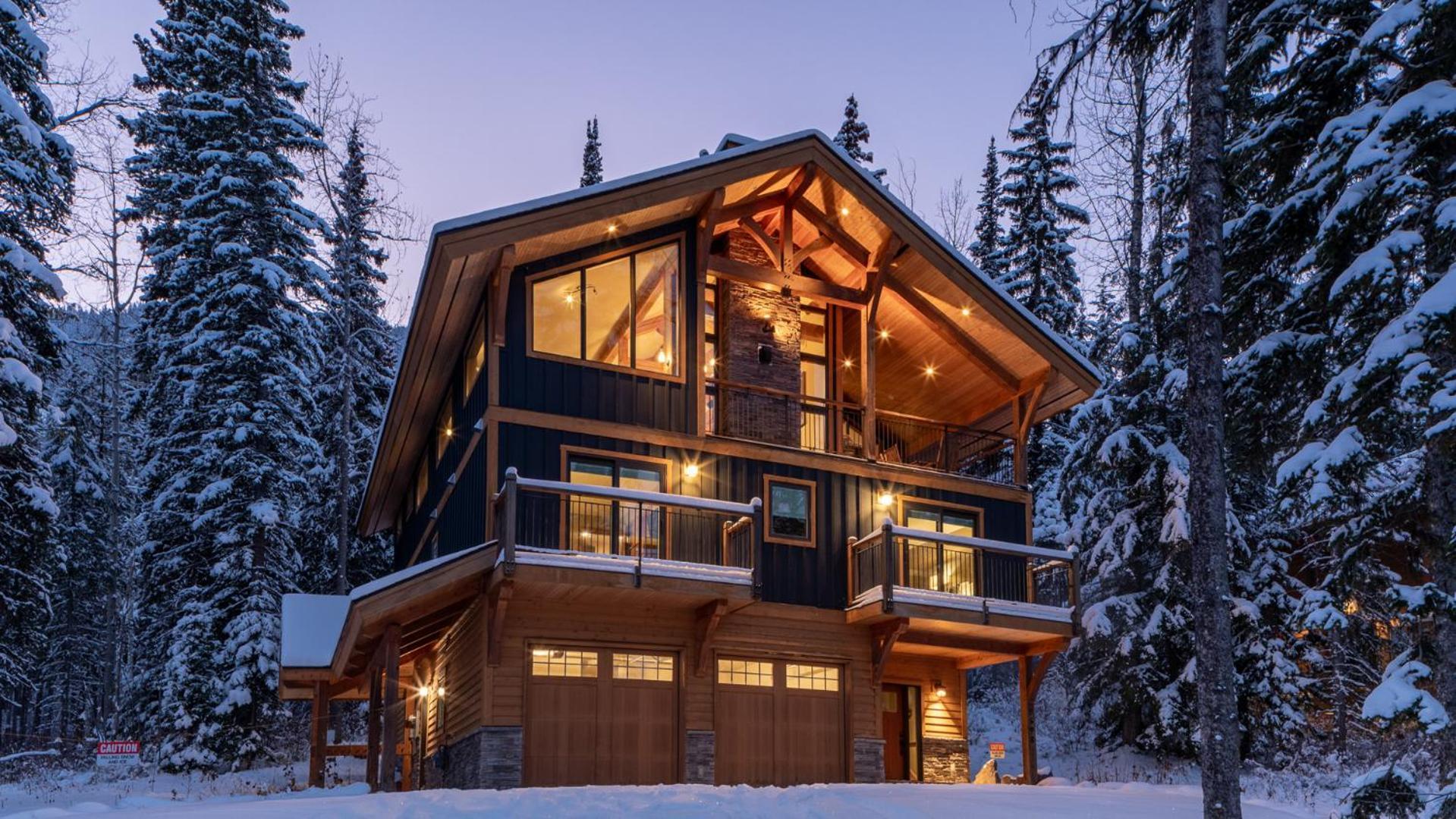 Lush Mountain Accommodations Golden Eksteriør bilde