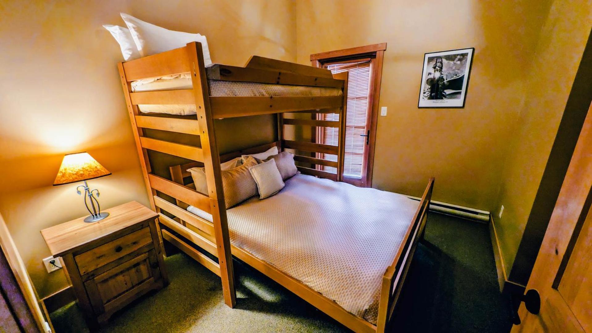 Lush Mountain Accommodations Golden Rom bilde