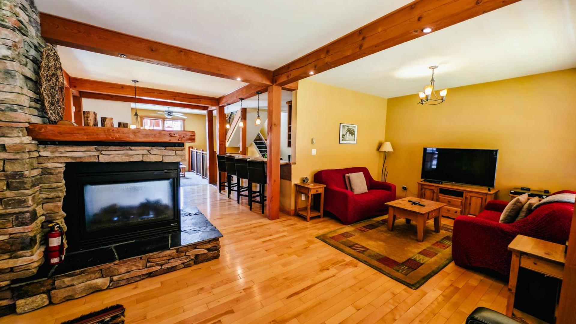 Lush Mountain Accommodations Golden Rom bilde