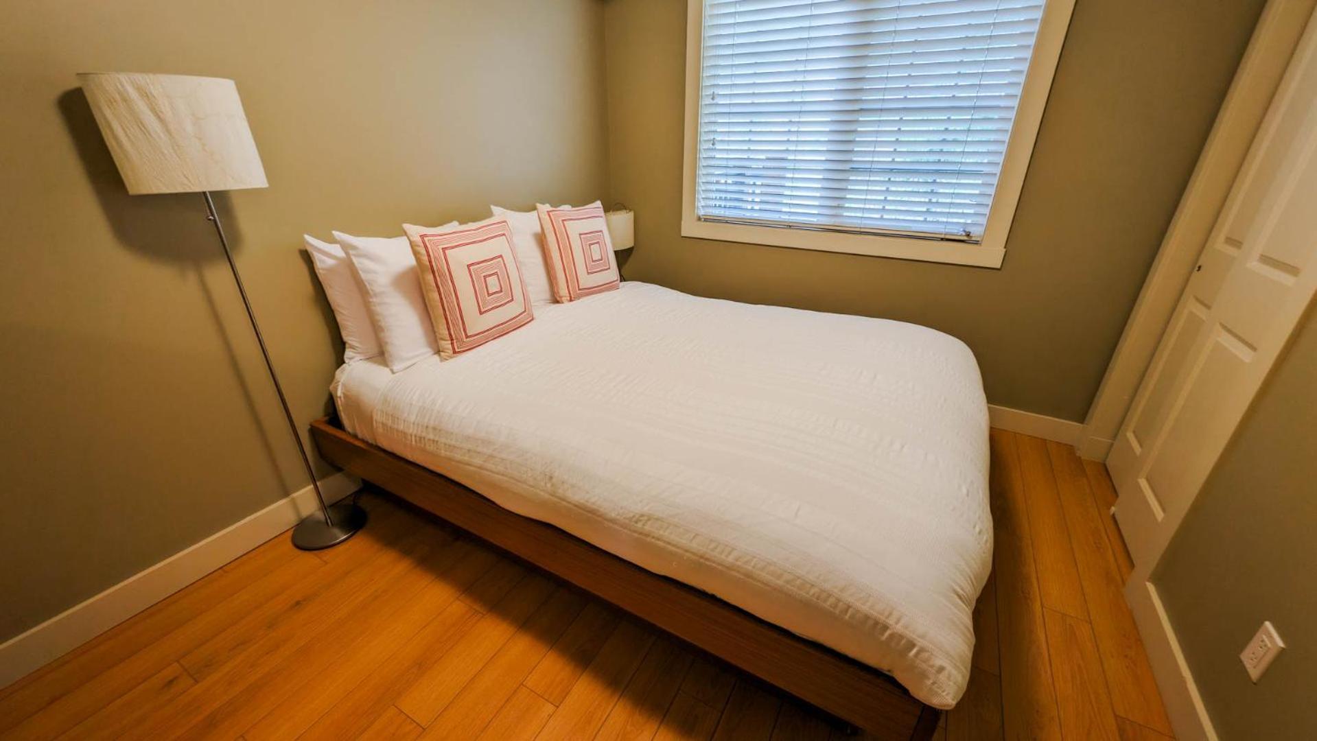 Lush Mountain Accommodations Golden Rom bilde