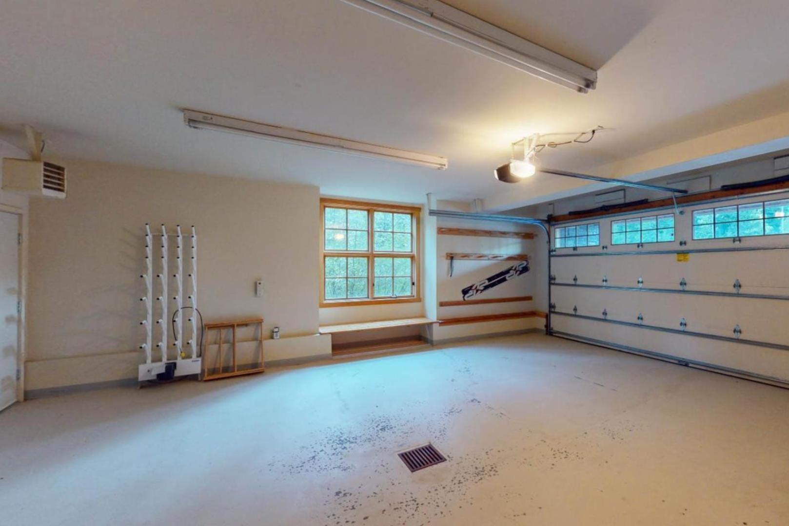 Lush Mountain Accommodations Golden Eksteriør bilde